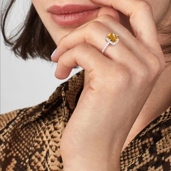 Real Sterling Silver Emerald Gemstone Ring - Picture 4 of 4